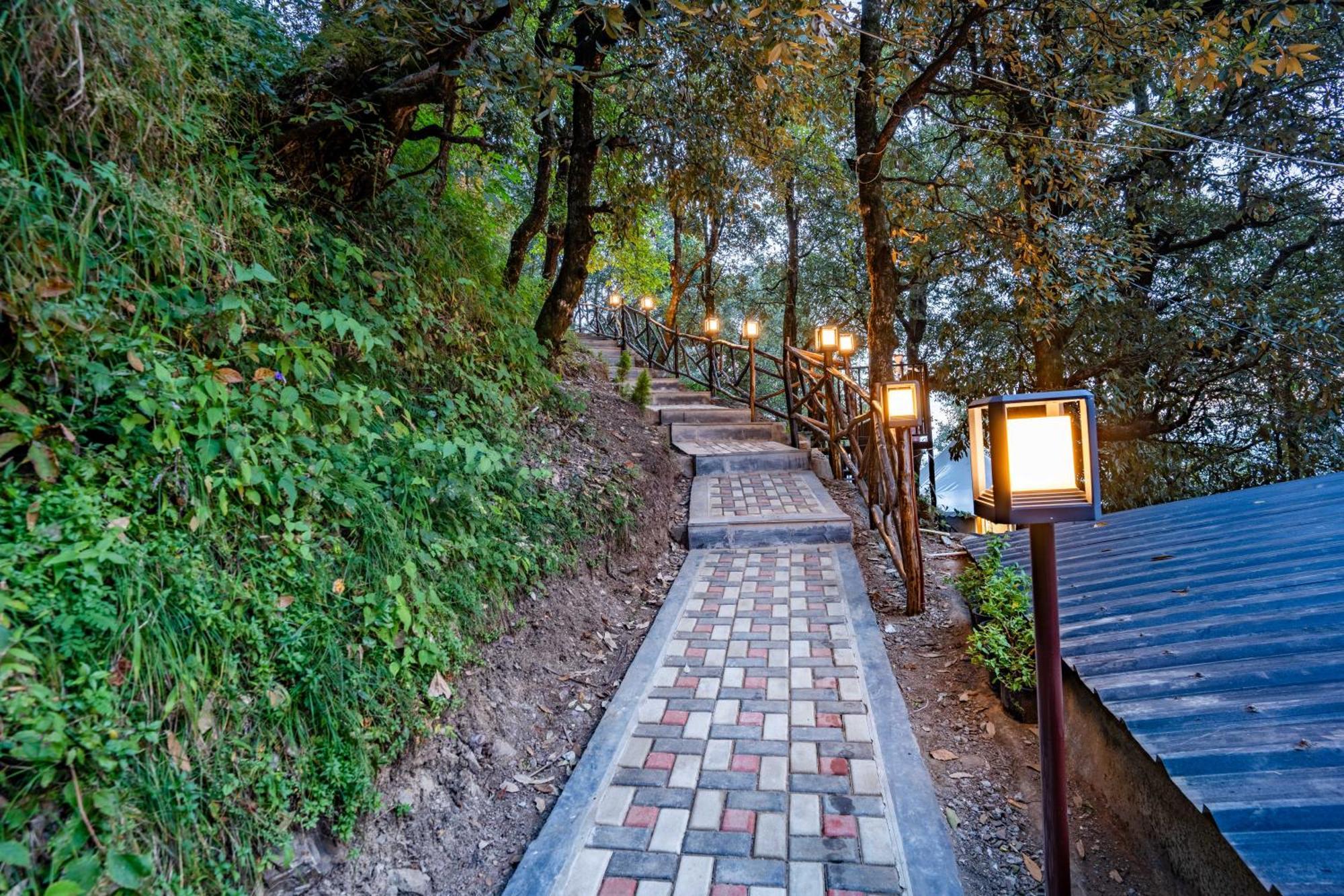 奈尼塔尔 The Whispering Oaks酒店 外观 照片